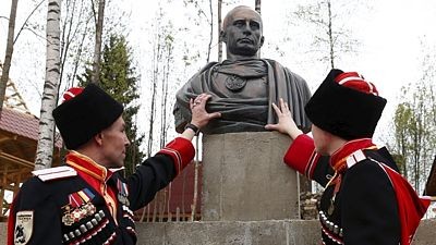 Putinova busta 1