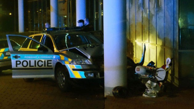 Policajti hon adka