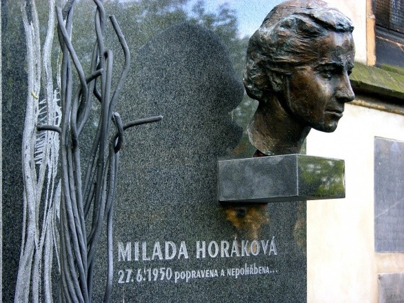 Milada Horkov symbol. hrob
